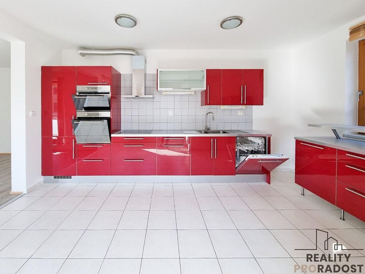 Pronájem bytu 2+kk 74 m² – fotografie 4