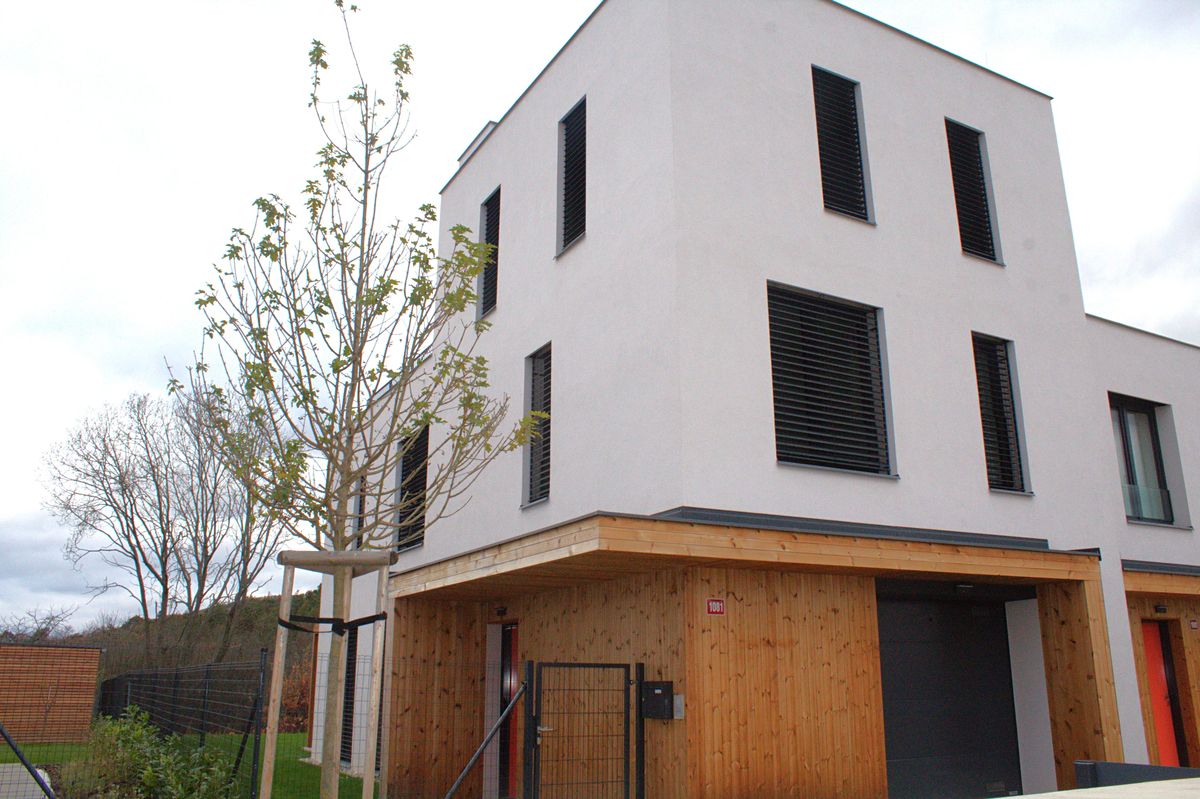 Pronájem vily 150 m², pozemek 356 m², Beroun – fotka 1 z 3