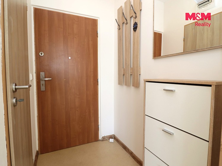 Pronájem bytu 1+kk, 19 m² (5 z 8)