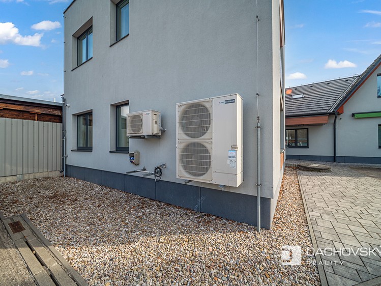 Prodej komerčního prostoru, 374 m² (19 z 52)