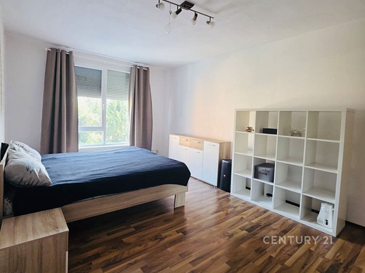 Pronájem bytu 2+kk, 41 m² (5 z 12)