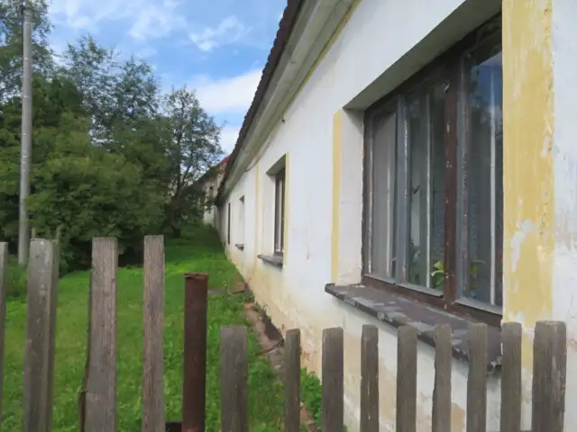 Dražba rodinného domu 1687 m², pozemek 128 m², Kožlany – náhled fotky 3