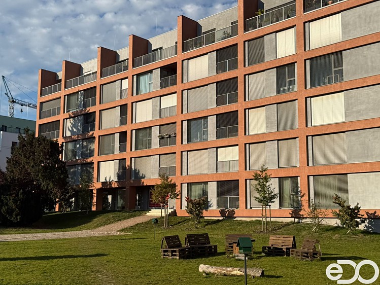 Квартира 3+kk в оренду, 81 м² (1 з 26)