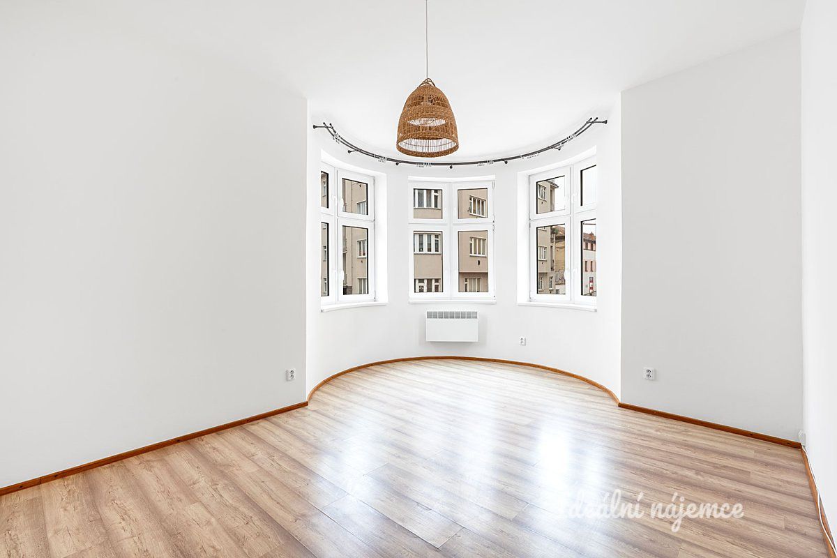 Pronájem bytu 2+1 52 m² – fotografie 2