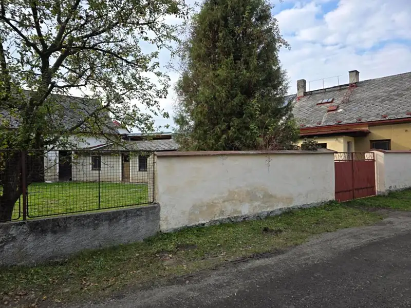 Prodej rodinného domu 455 m², pozemek 752 m², Kolinec – náhled fotky 2