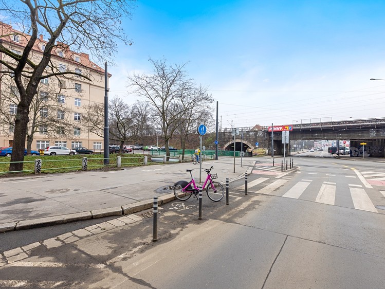 Pronájem bytu 1+kk, 38 m² (18 z 20)