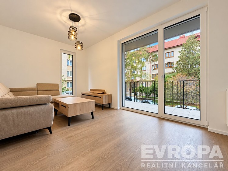 Pronájem bytu 2+kk, 50 m² (4 z 11)