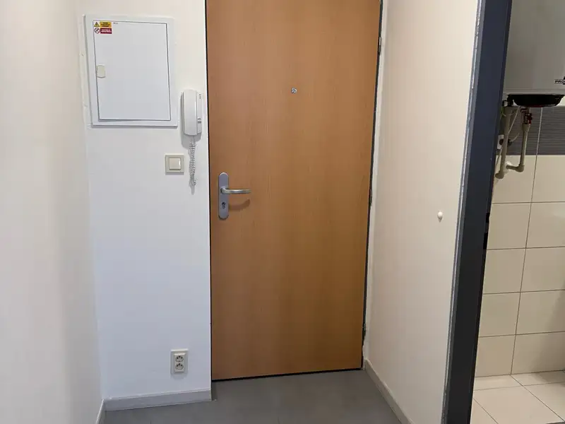 Pronájem bytu 1+1 26 m², Opava – náhled fotky 2
