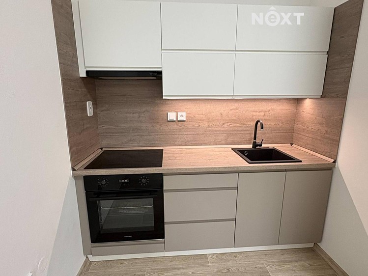 Pronájem bytu 1+kk, 28 m² (3 z 13)
