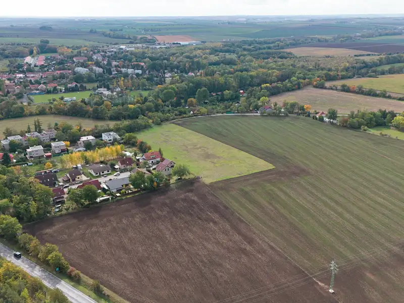 Prodej stavebního pozemku 12678 m², Velvary – náhled fotky 2
