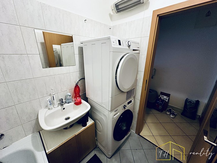 Wohnung 1+kk zum Kauf, 33 m² (3 von 10)