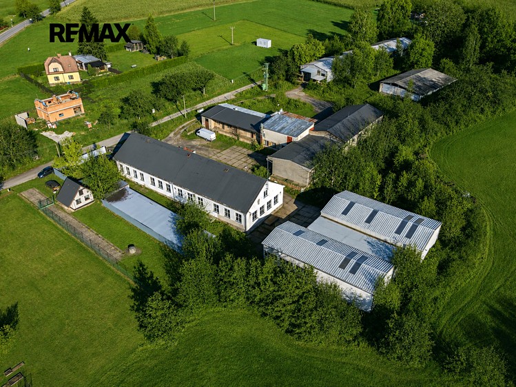 Prodej komerčního prostoru, 1 380 m² (2 z 23)