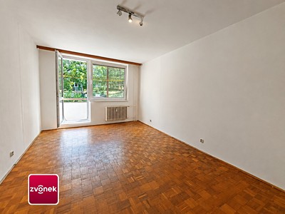 Prodej bytu 1+kk, 35 m² (2 z 11)