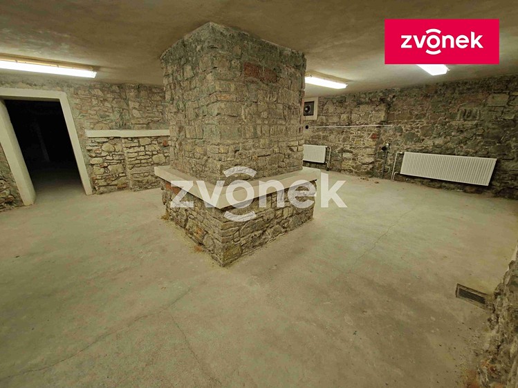 Pronájem komerčního prostoru, 650 m² (14 z 35)