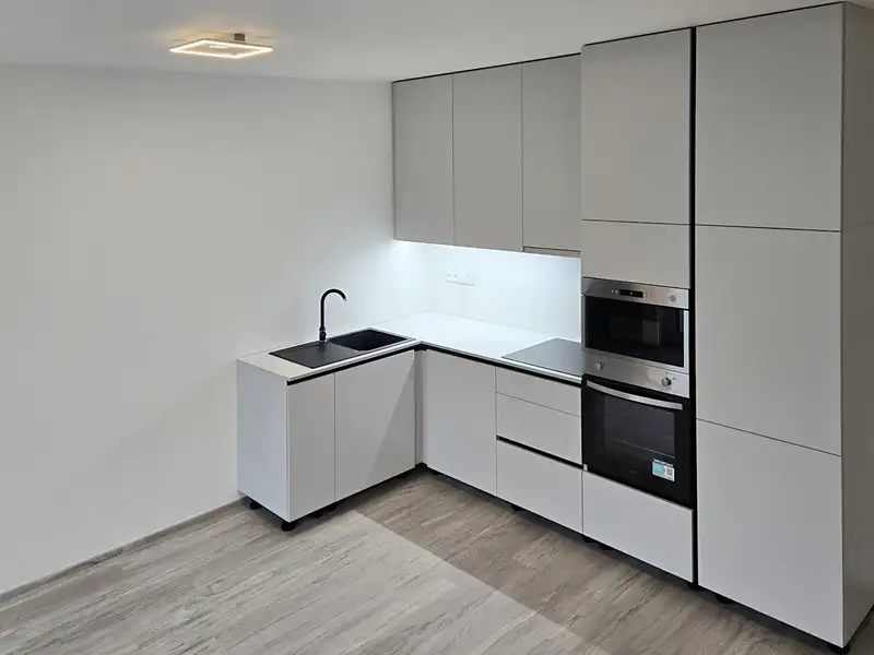 Pronájem bytu 3+kk 79 m², Praha – náhled fotky 2