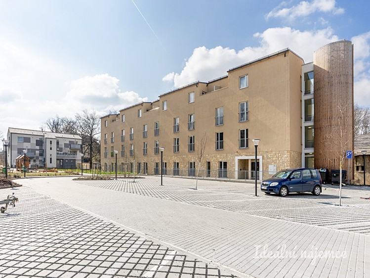 Pronájem bytu 1+kk, 22 m² (3 z 12)