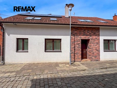 Haus zum Kauf, 220 m² (2 von 39)