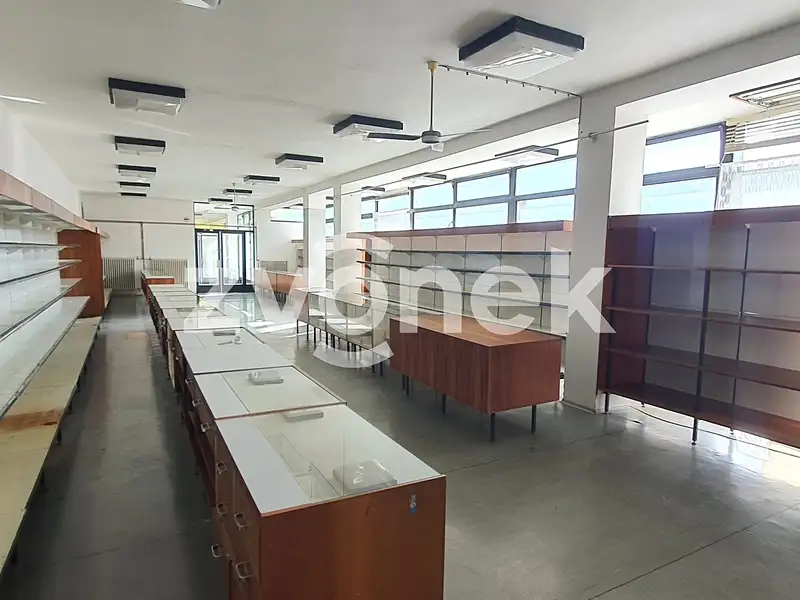 Pronájem obchodního prostoru 320 m², Polešovice – náhled fotky 2