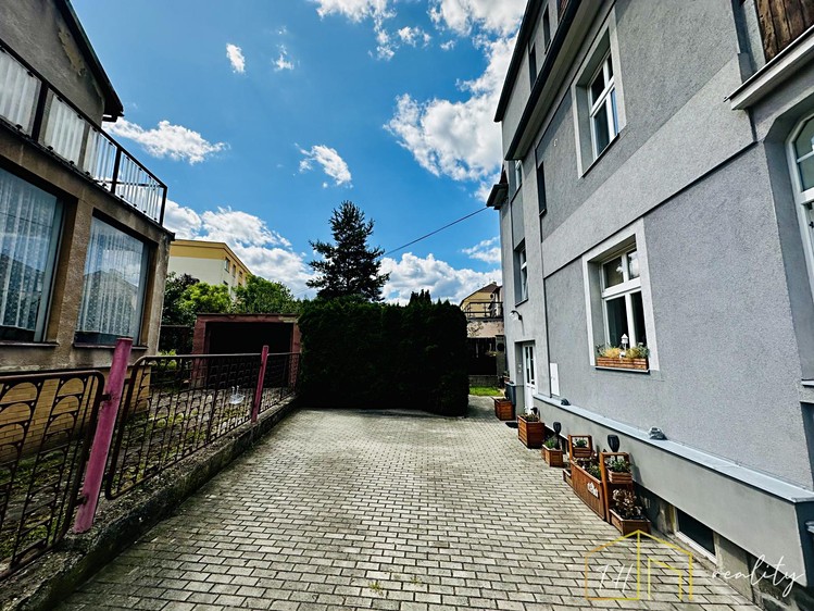 Комерційне приміщення на продаж, 400 м² (27 з 30)
