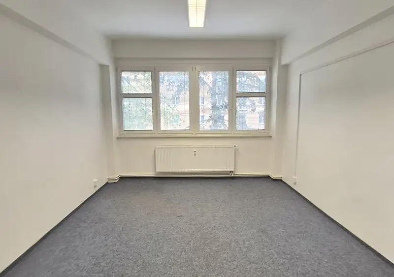 Pronájem kanceláře 17 m², Praha – náhled fotky 1
