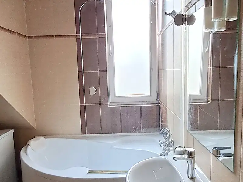 Pronájem bytu 1+kk 50 m², Praha – náhled fotky 2