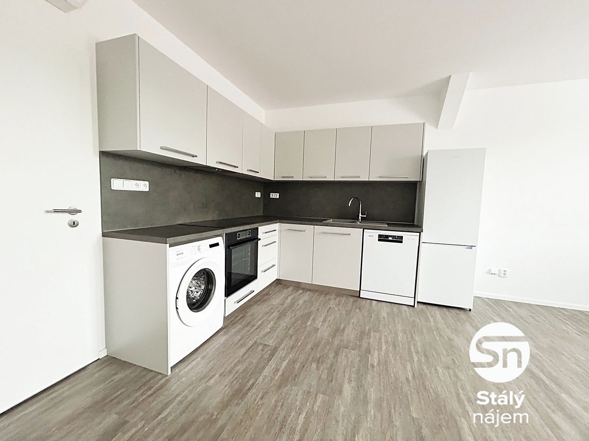 Pronájem bytu 1+kk 34 m², Praha – fotka 1 z 3