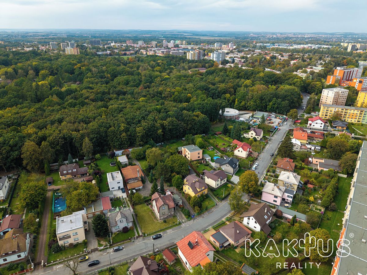 Prodej rodinného domu 297 m², pozemek 1609 m², Ostrava – fotka 1 z 3