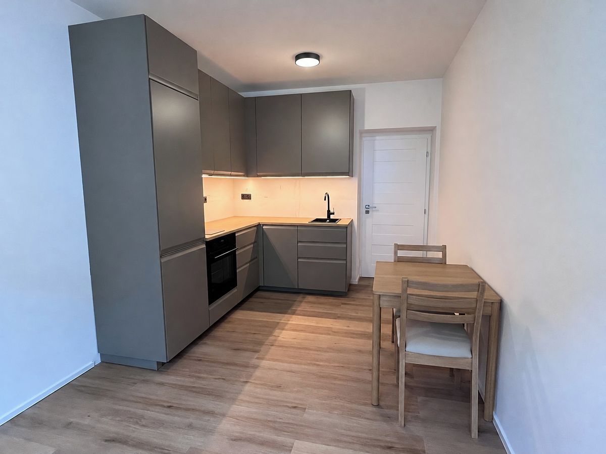 Pronájem bytu 2+kk 42 m², Praha – fotka 1 z 3