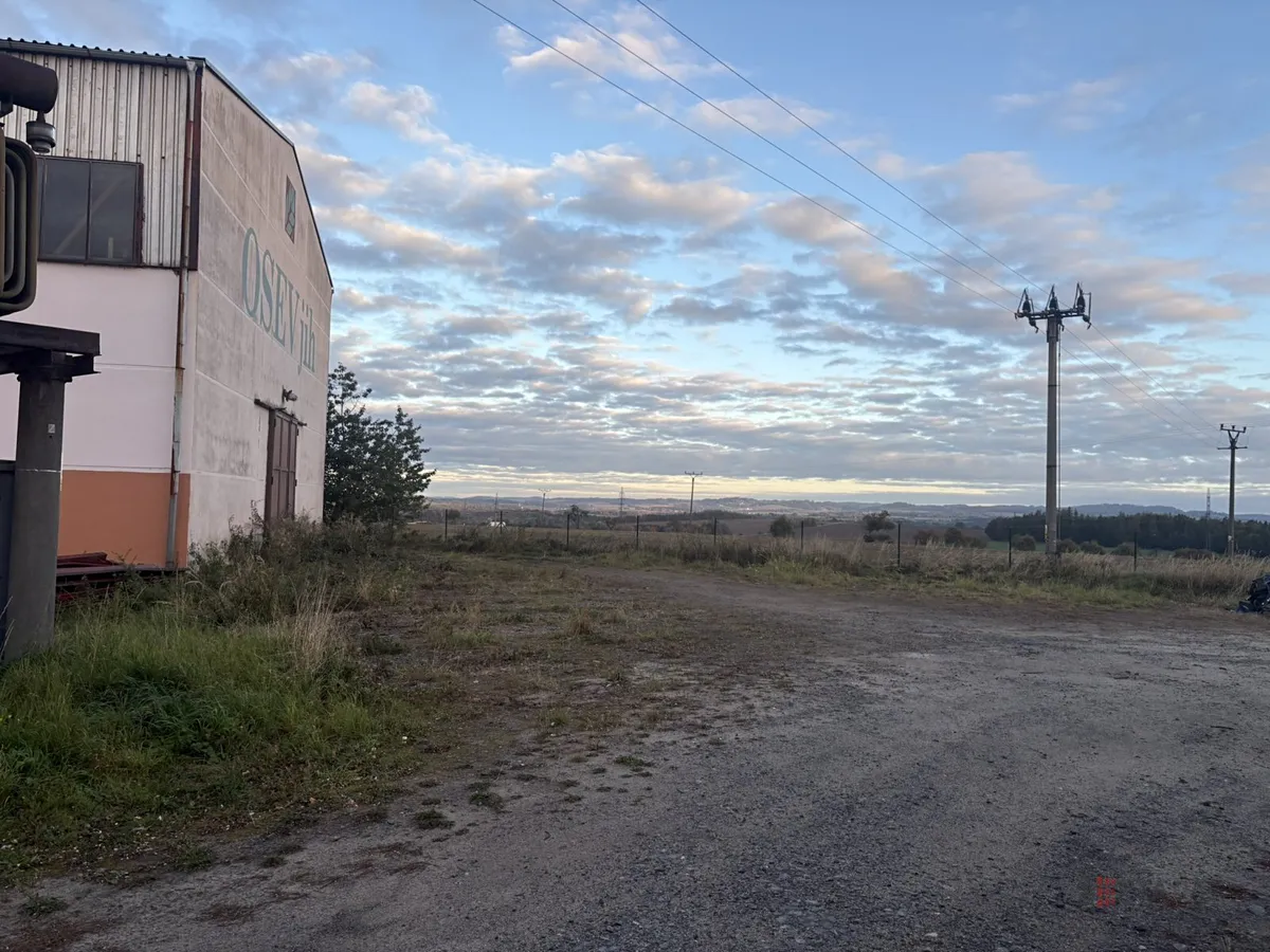 Pronájem skladového prostoru 1000 m²