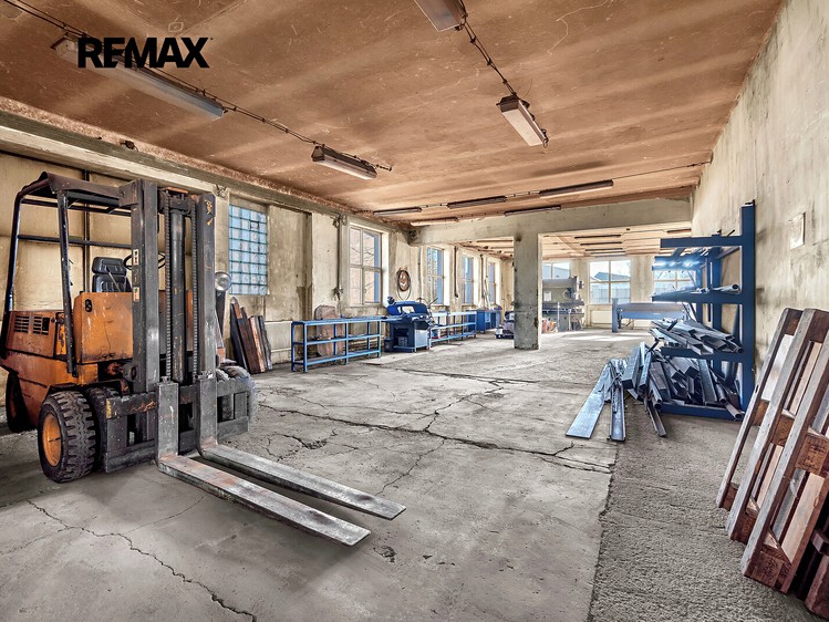 Prodej komerčního prostoru, 1 380 m² (10 z 23)