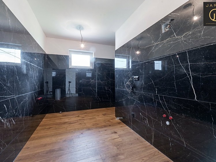 Будинок на продаж, 235 м² (25 з 30)