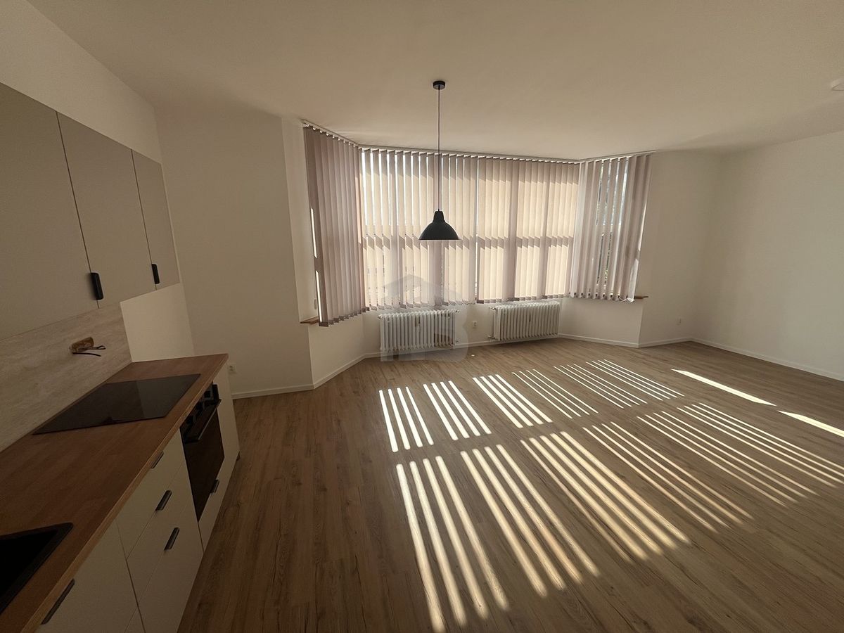 Pronájem bytu 2+kk 74 m², Trutnov – fotka 1 z 3