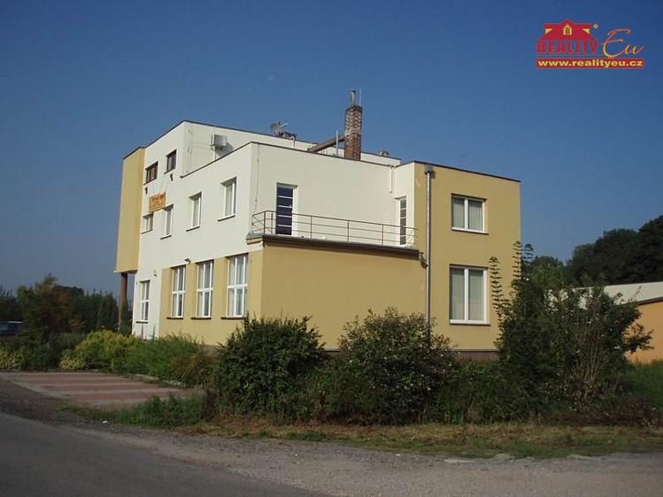 Pronájem komerčního prostoru, 140 m² (2 z 12)