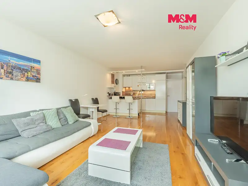 Pronájem bytu 2+kk 64 m², Praha – náhled fotky 1