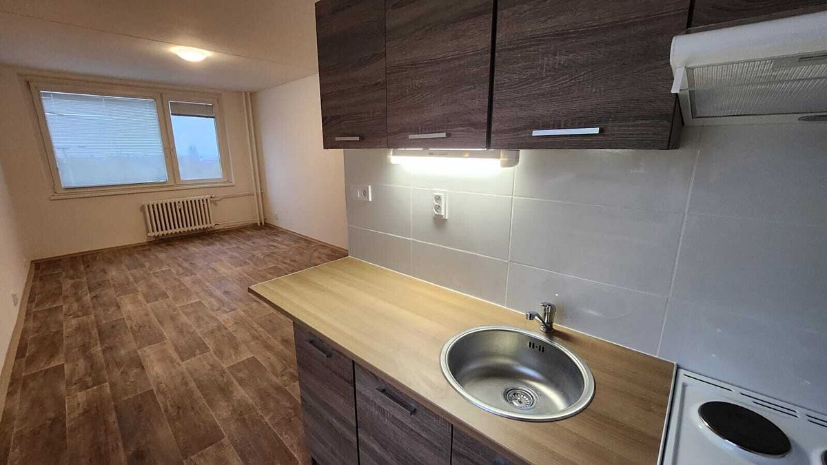 Pronájem bytu 2+kk 40 m² – fotografie 2