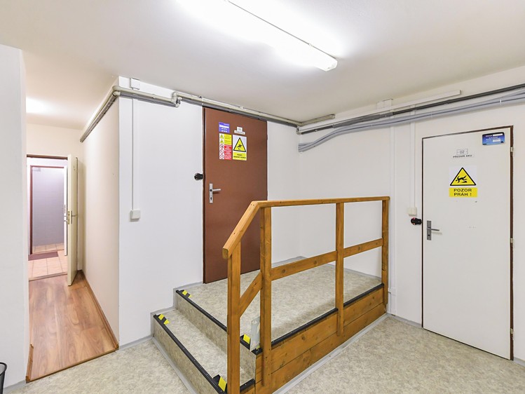 Комерційне приміщення в оренду, 210 м² (16 з 18)