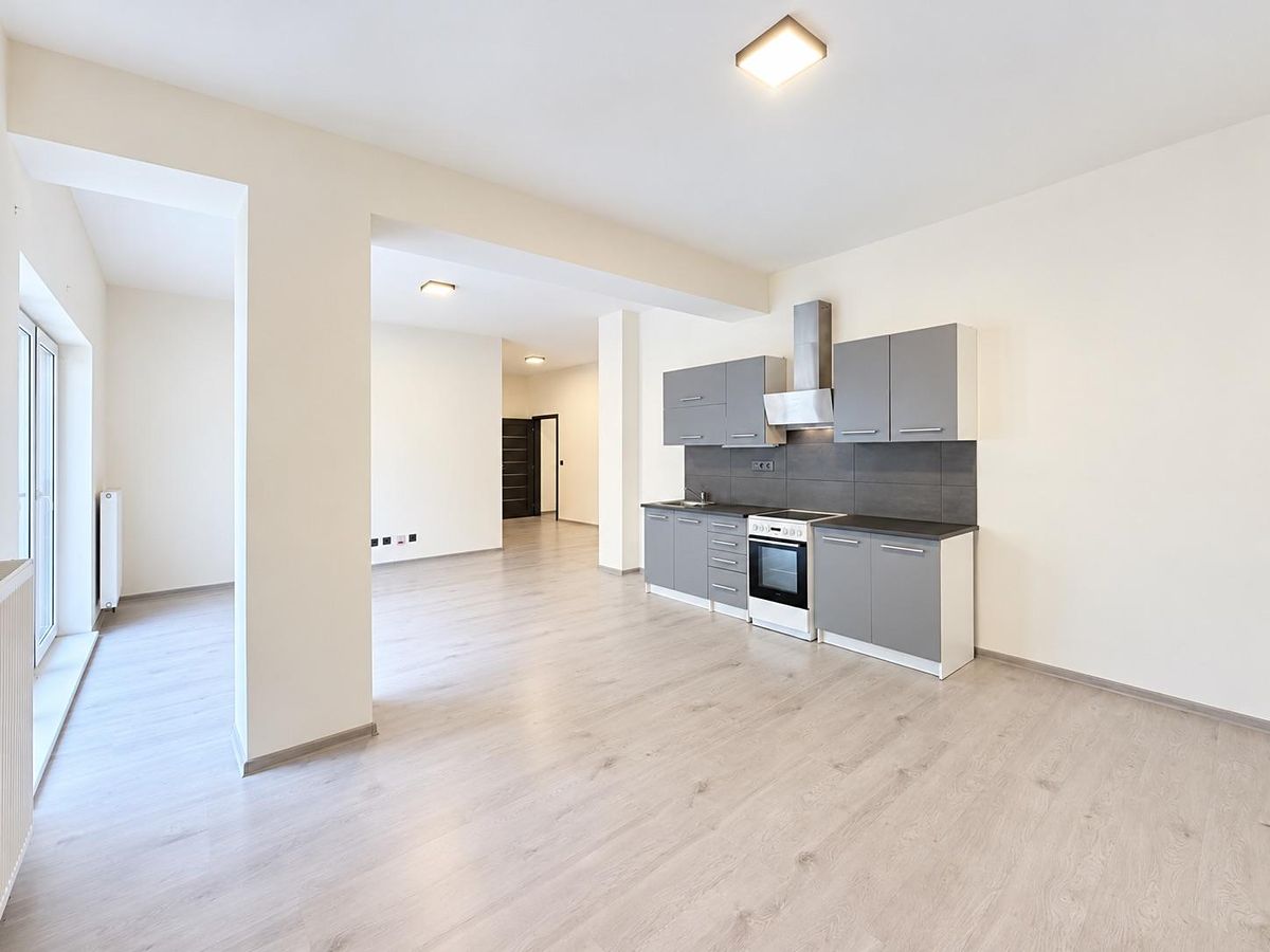 Pronájem bytu 3+kk 87 m²