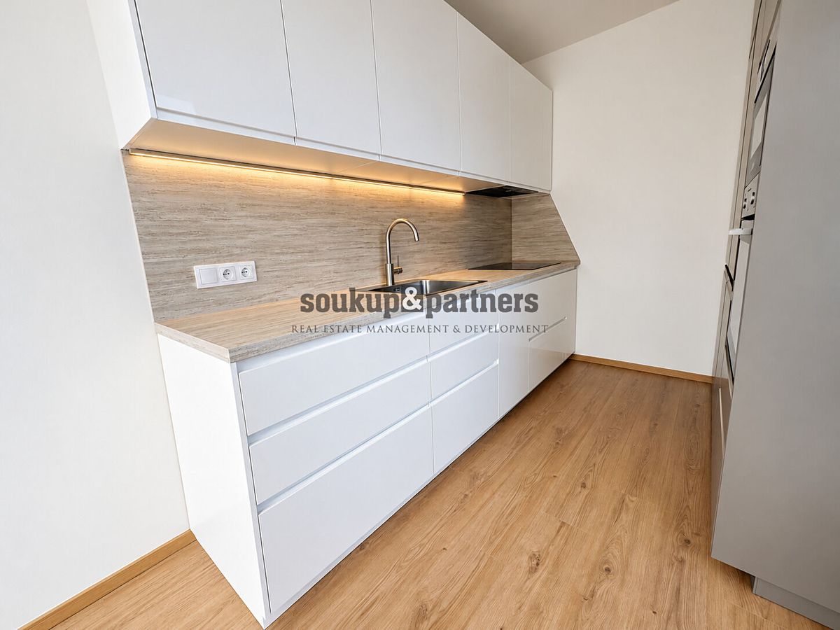 Pronájem bytu 2+kk 62 m² – fotografie 4