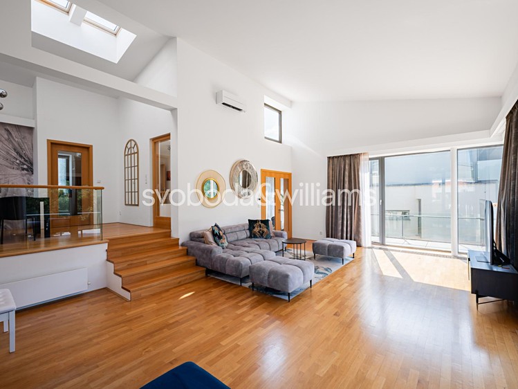 Prodej domu, 366 m² (8 z 27)