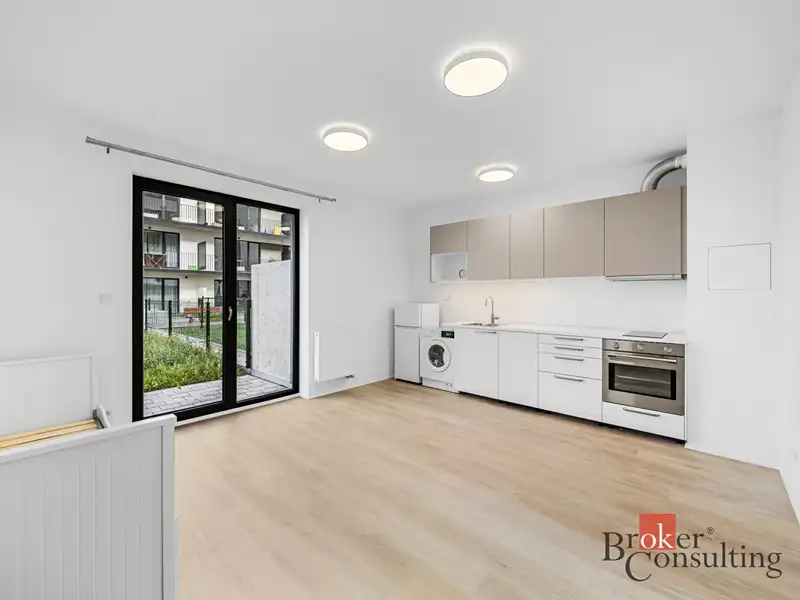 Pronájem bytu 1+kk 28 m², Plzeň – náhled fotky 1