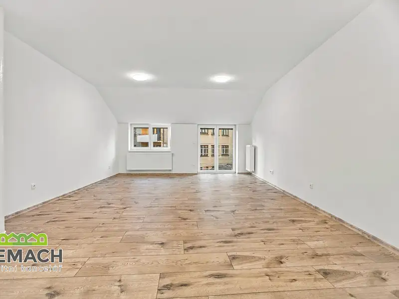 Pronájem bytu 1+1 72 m², Náchod – náhled fotky 1