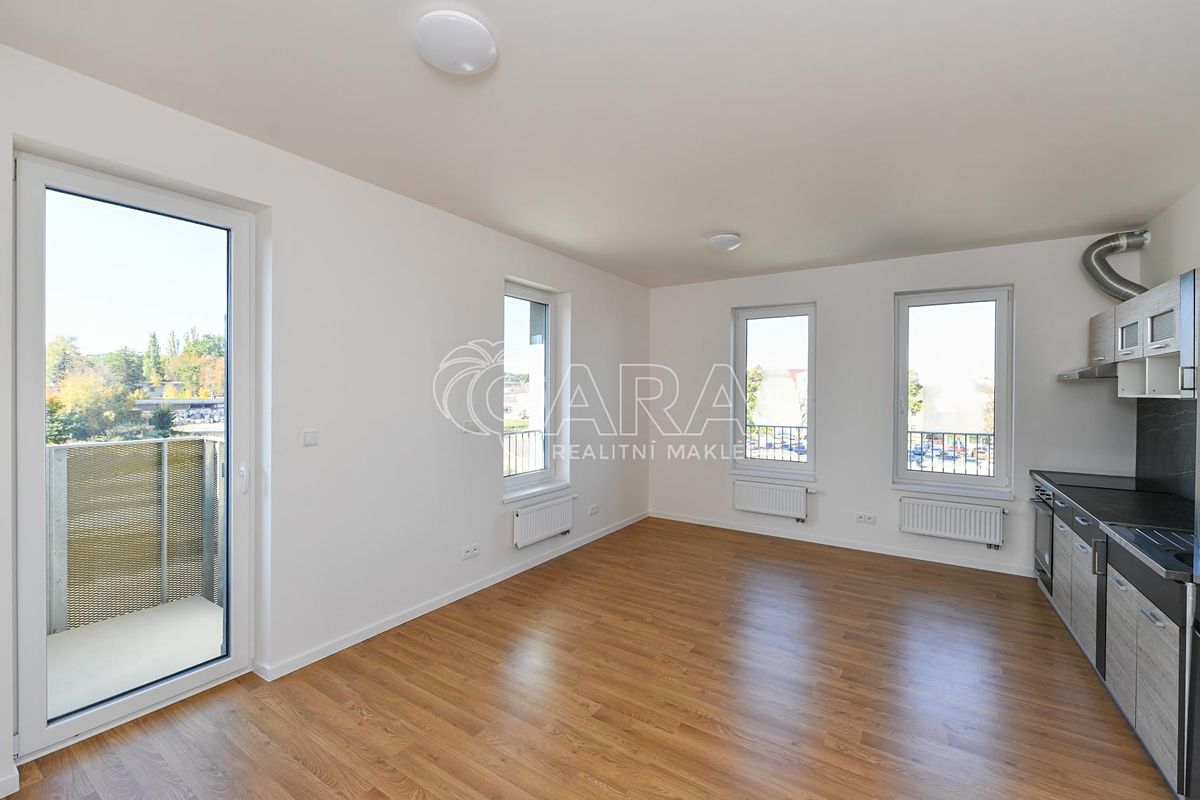 Pronájem bytu 1+kk 32 m²