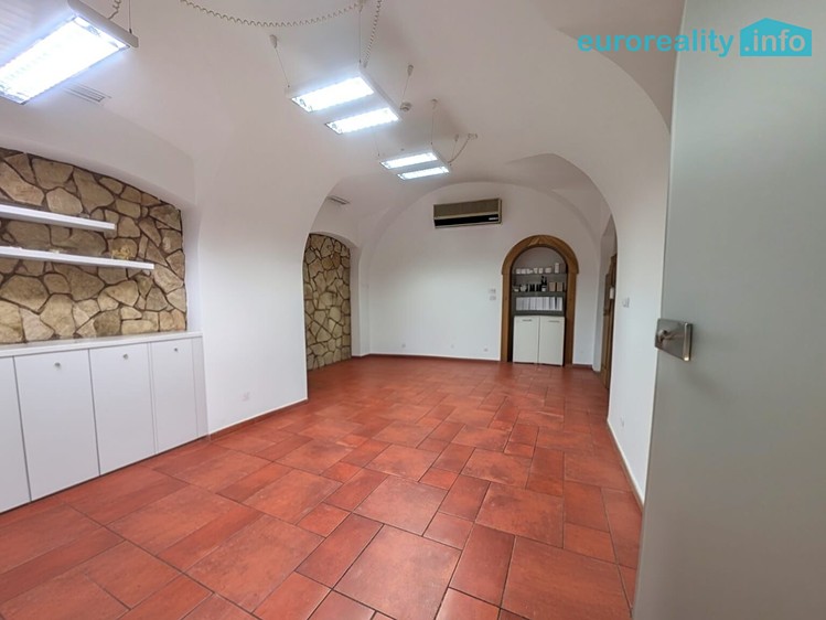 Pronájem komerčního prostoru, 50 m² (4 z 12)