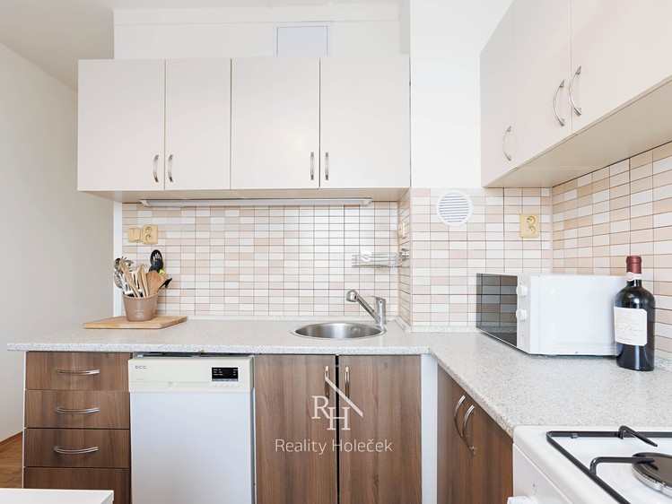 Pronájem bytu 2+1, 59 m² (12 z 31)