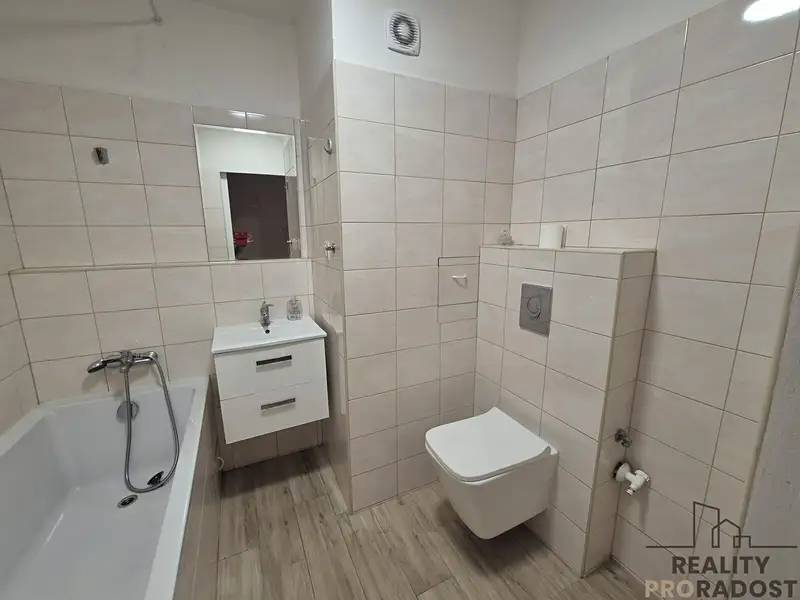 Pronájem bytu 1+kk 32 m², Třinec – náhled fotky 2