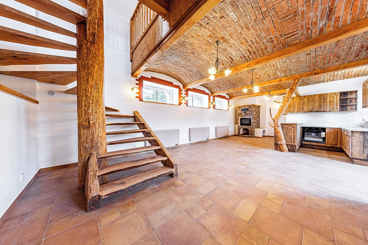 Pronájem bytu 3+kk 100 m²