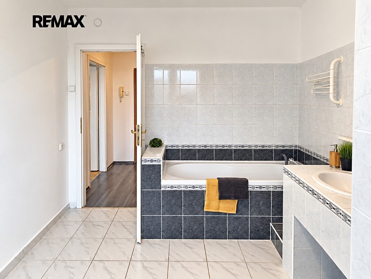 Prodej bytu 1+kk, 38 m² (12 z 27)