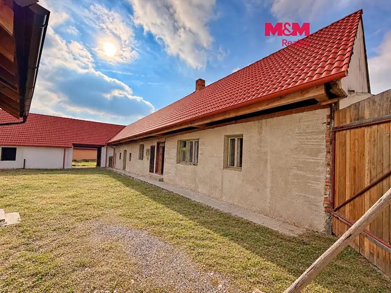 Prodej rodinného domu 242 m², pozemek 811 m², Vesce – náhled fotky 1