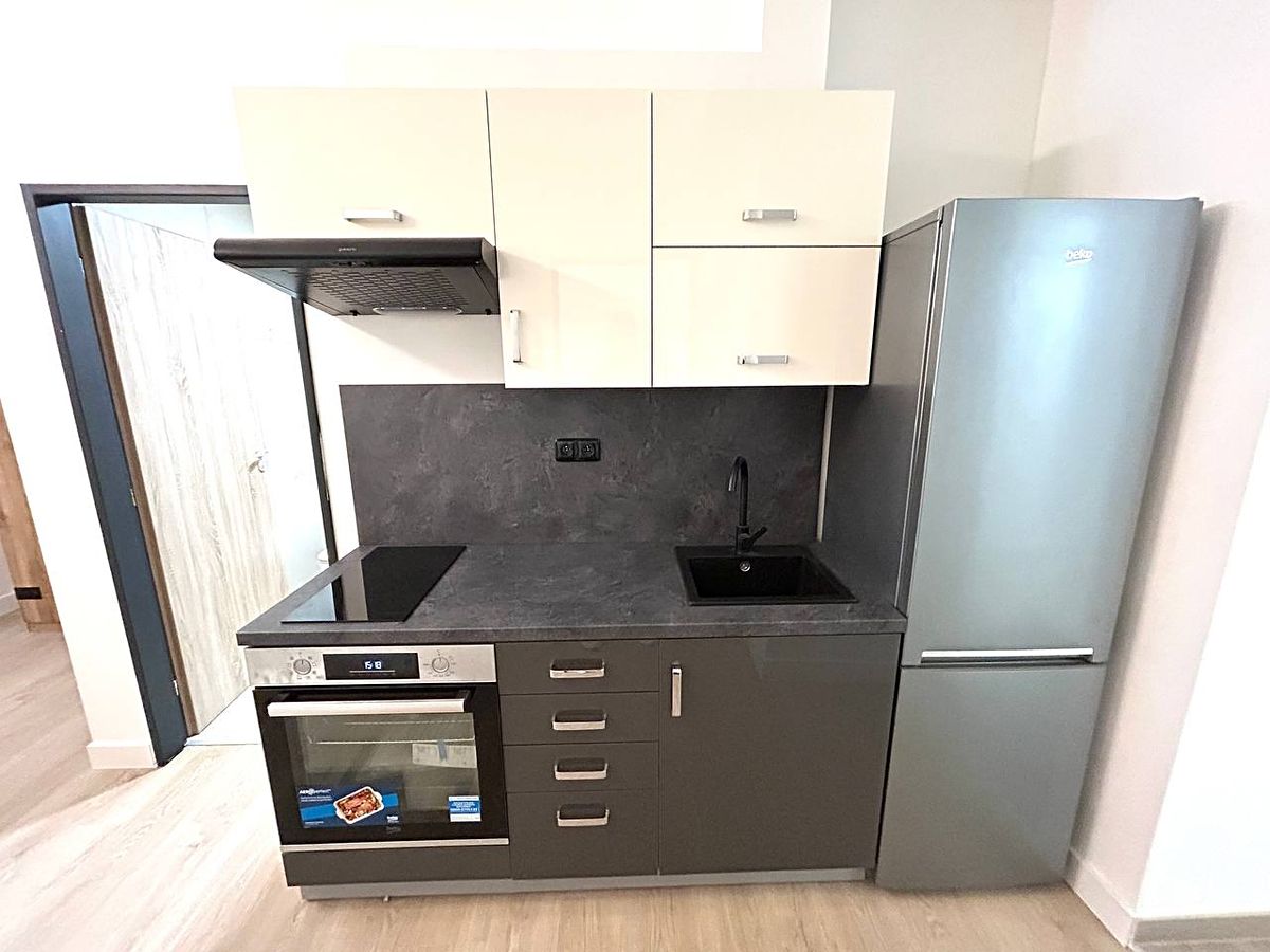 Pronájem bytu 1+1 35 m², Praha – fotka 1 z 3