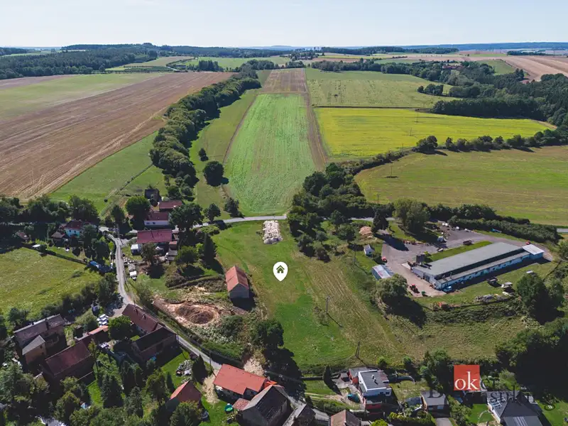 Prodej stavebního pozemku 7544 m², Radnice – náhled fotky 1